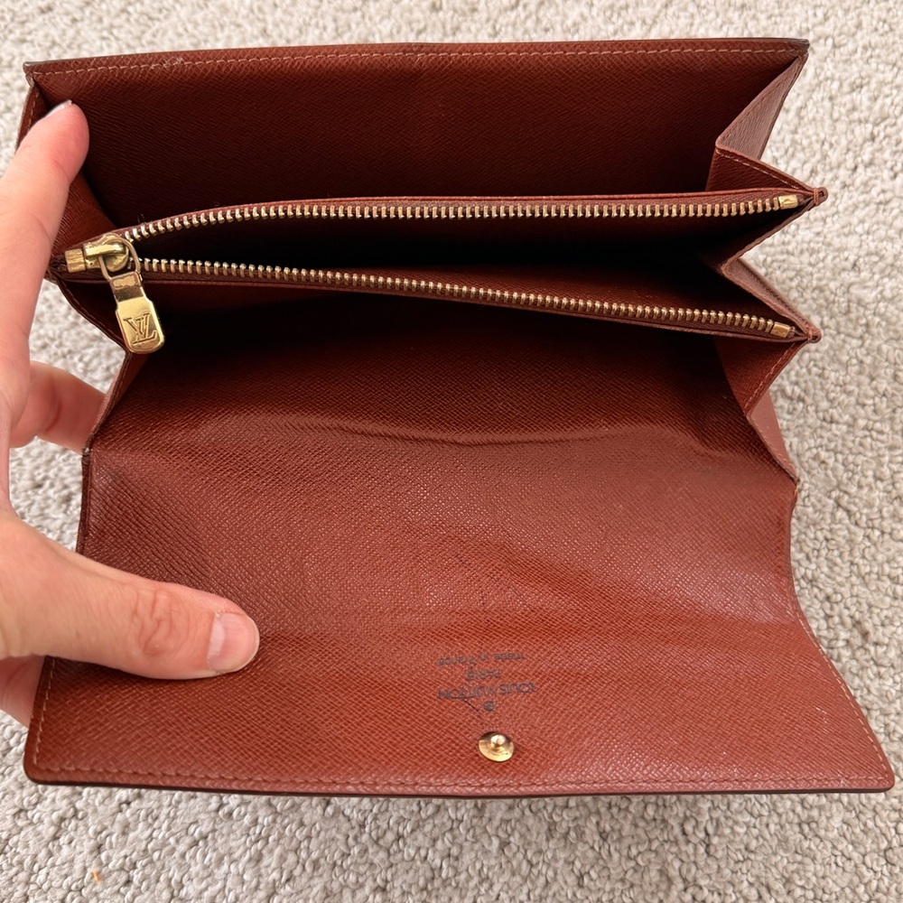 Vintage Louis Vuitton Monogram Long Wallet • Snap Flap • Zipper Coin Pocket - Picture 3 of 8